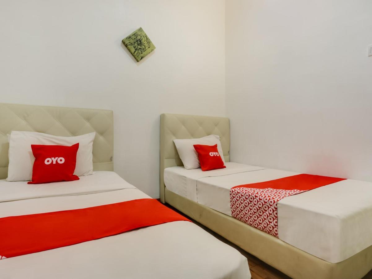 Oyo 89617 Selesa View Hotel Bukit Gambir Exterior photo